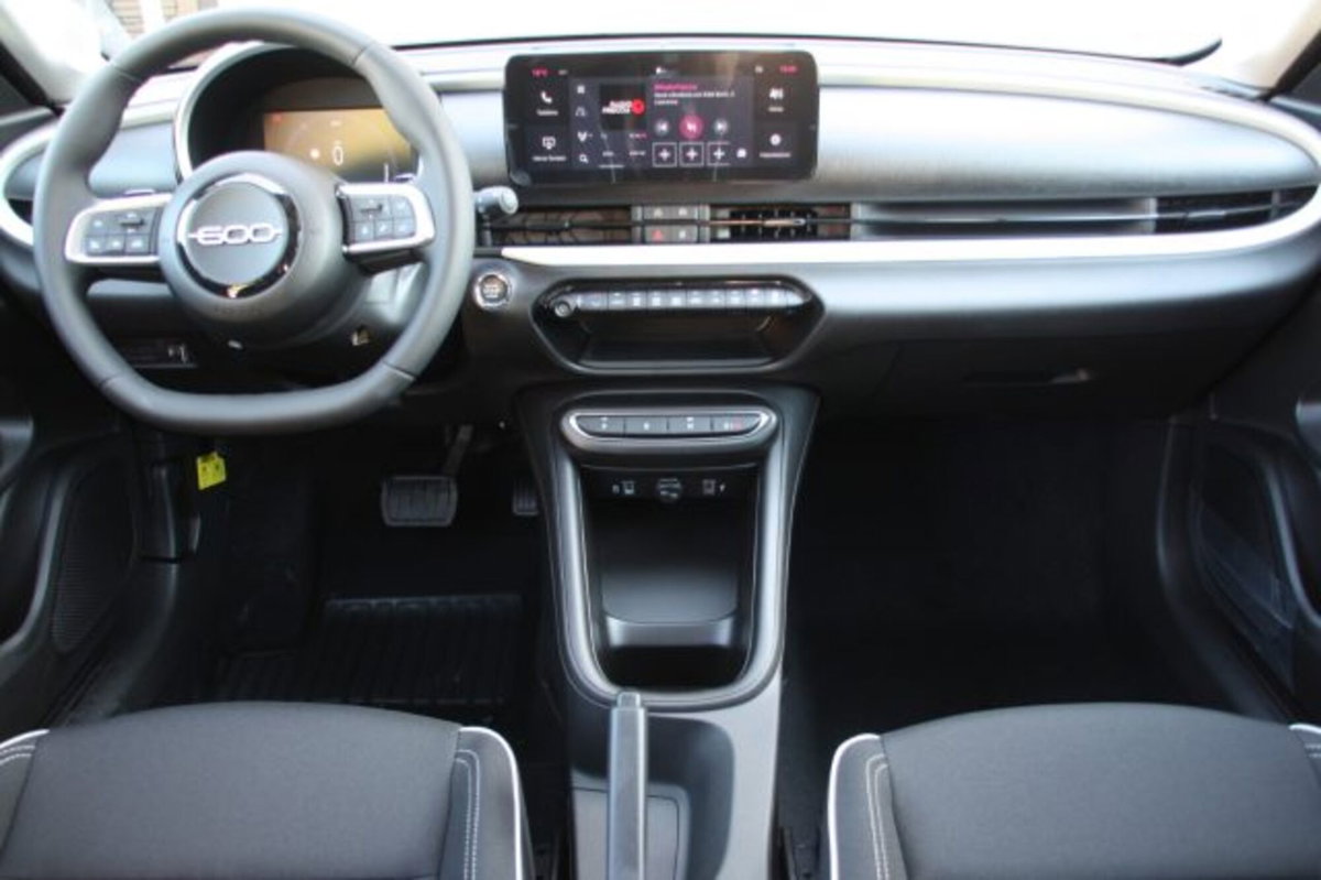 Fiat 600 1.2 hybrid 110cv auto (10)