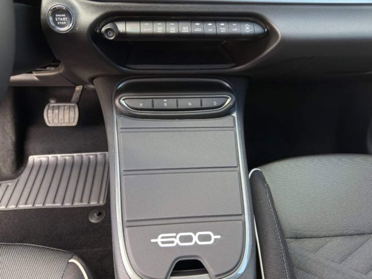 Fiat 600 1.2 hybrid La Prima 110cv auto (18)