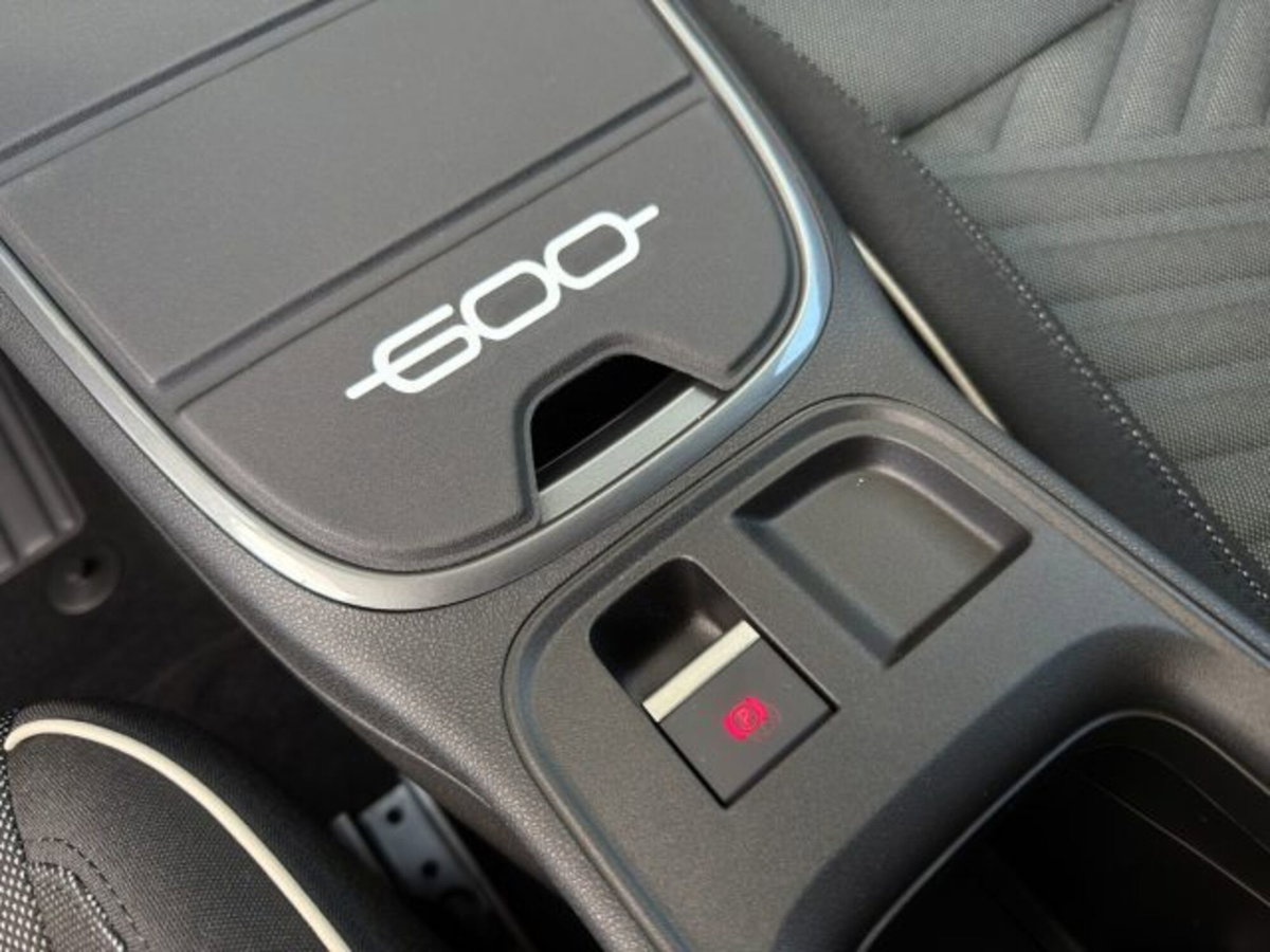 Fiat 600 1.2 hybrid La Prima 110cv auto (20)
