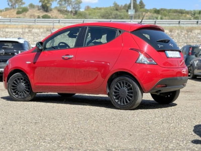 Lancia Ypsilon 1.0 FireFly 5 porte S&S Hybrid Ecochic Silver (4)
