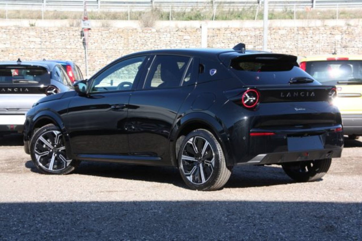 Lancia Ypsilon 1.2 mhev LX 110cv e-dct (4)