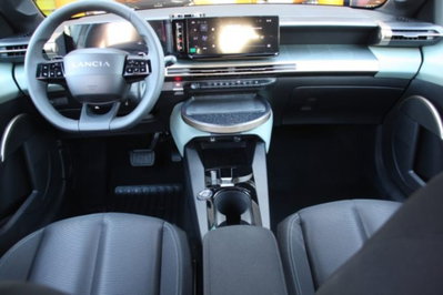 Lancia Ypsilon 1.2 mhev 110cv e-dct (7)