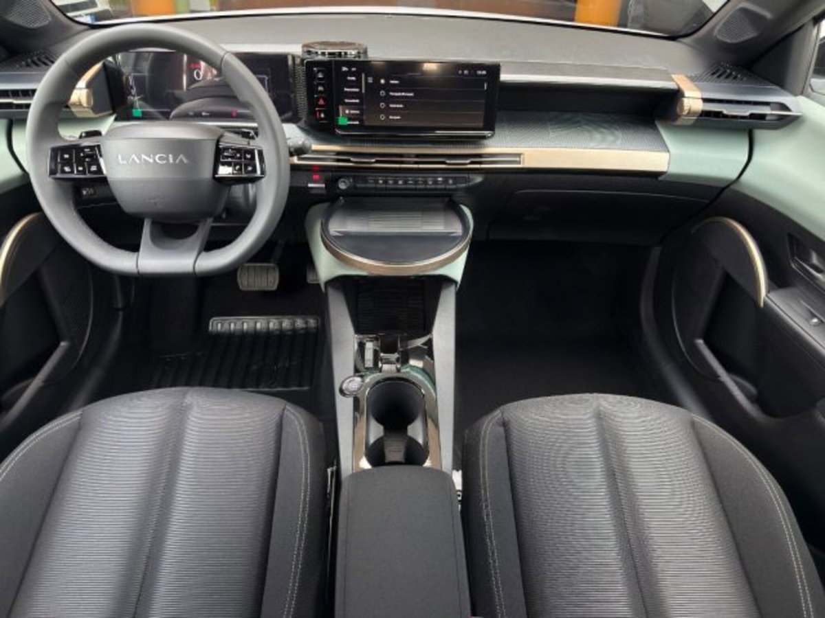 Lancia Ypsilon 1.2 mhev 110cv e-dct (6)