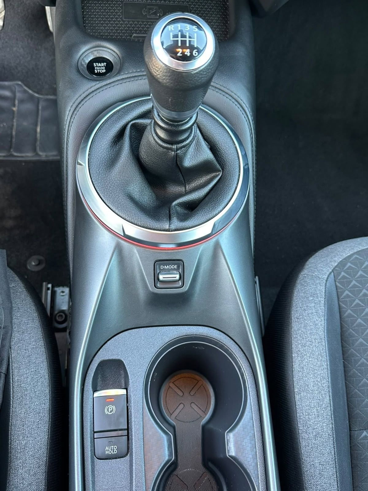 Nissan Juke 1.0 dig-t N-Connecta 114cv (15)