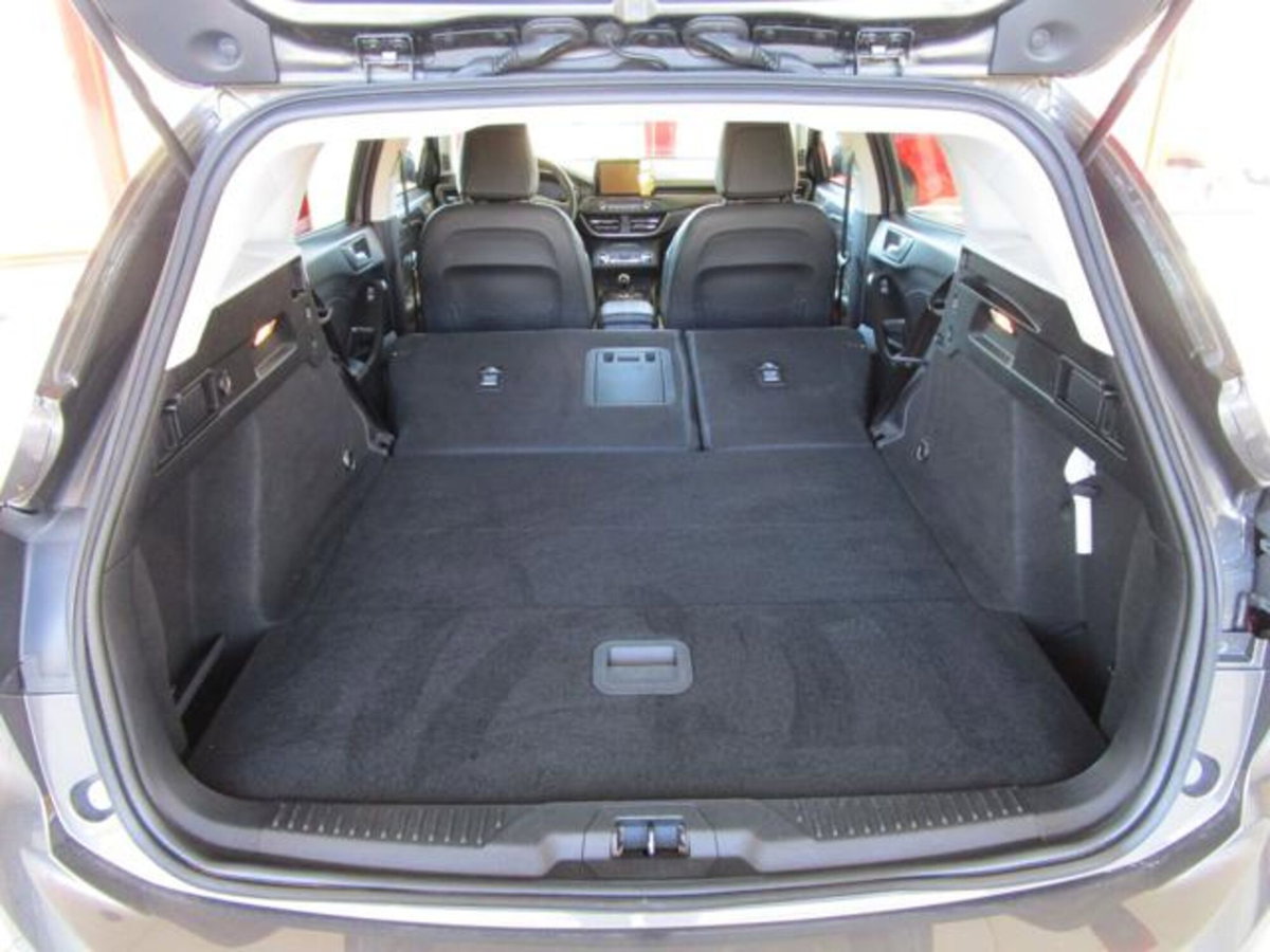 Ford Focus Station Wagon 1.0 EcoBoost 125 CV SW Vignale (12)