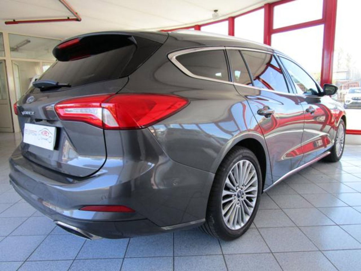 Ford Focus Station Wagon 1.0 EcoBoost 125 CV SW Vignale (3)