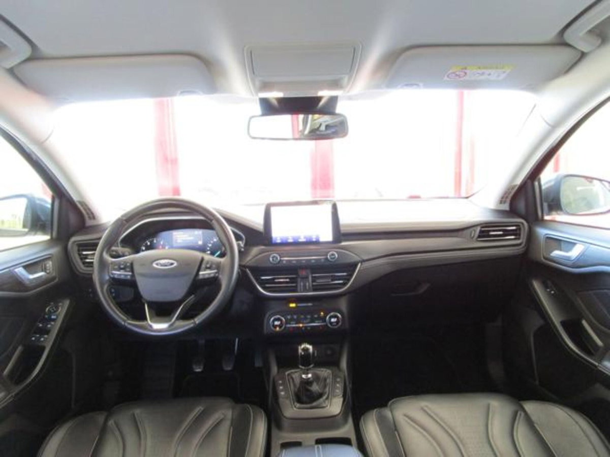 Ford Focus Station Wagon 1.0 EcoBoost 125 CV SW Vignale (7)