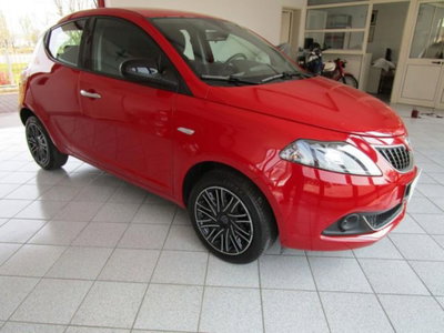 Lancia Ypsilon 1.0 FireFly 5 porte S&S Hybrid Ecochic Gold (2)