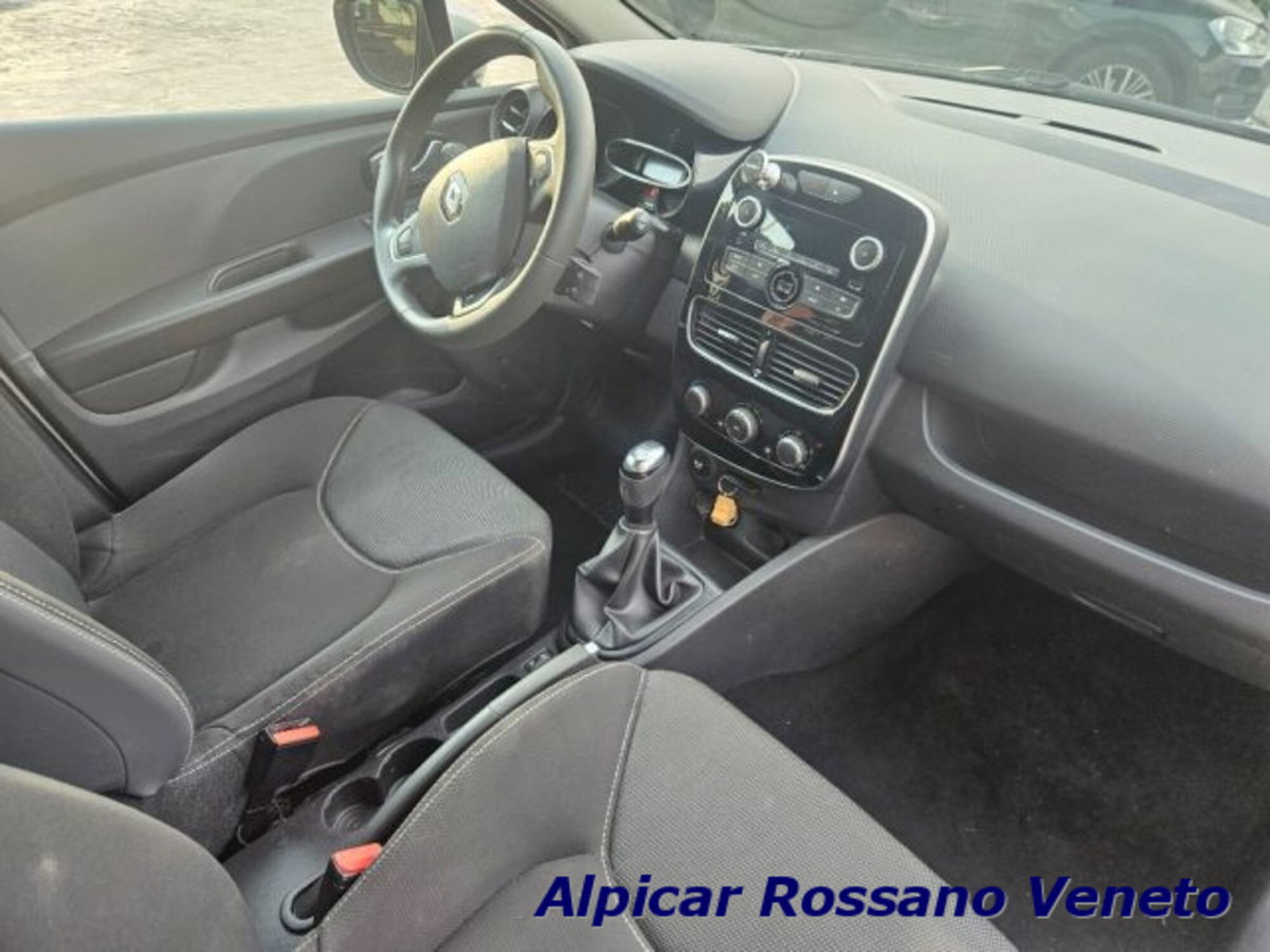 Renault Clio 1.2 75 CV 5 porte Duel (17)
