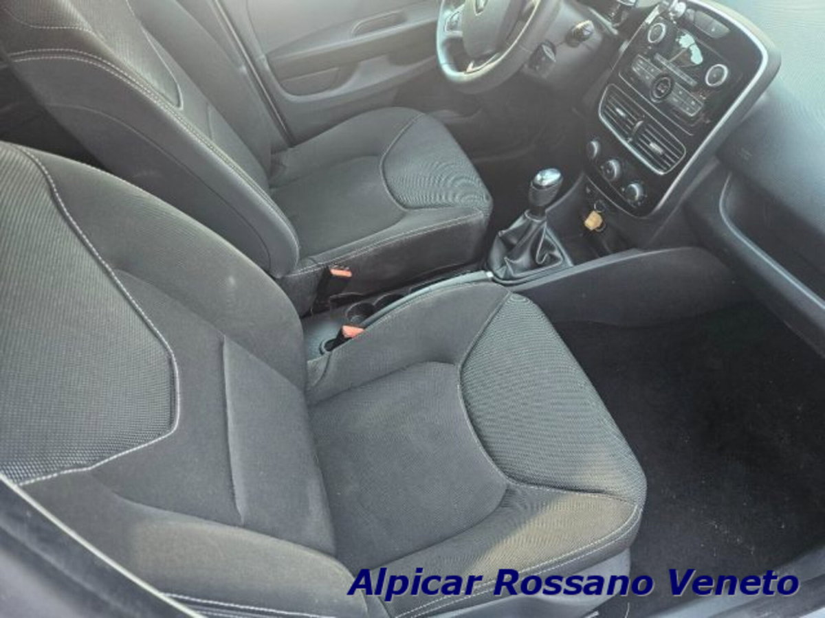 Renault Clio 1.2 75 CV 5 porte Duel (18)
