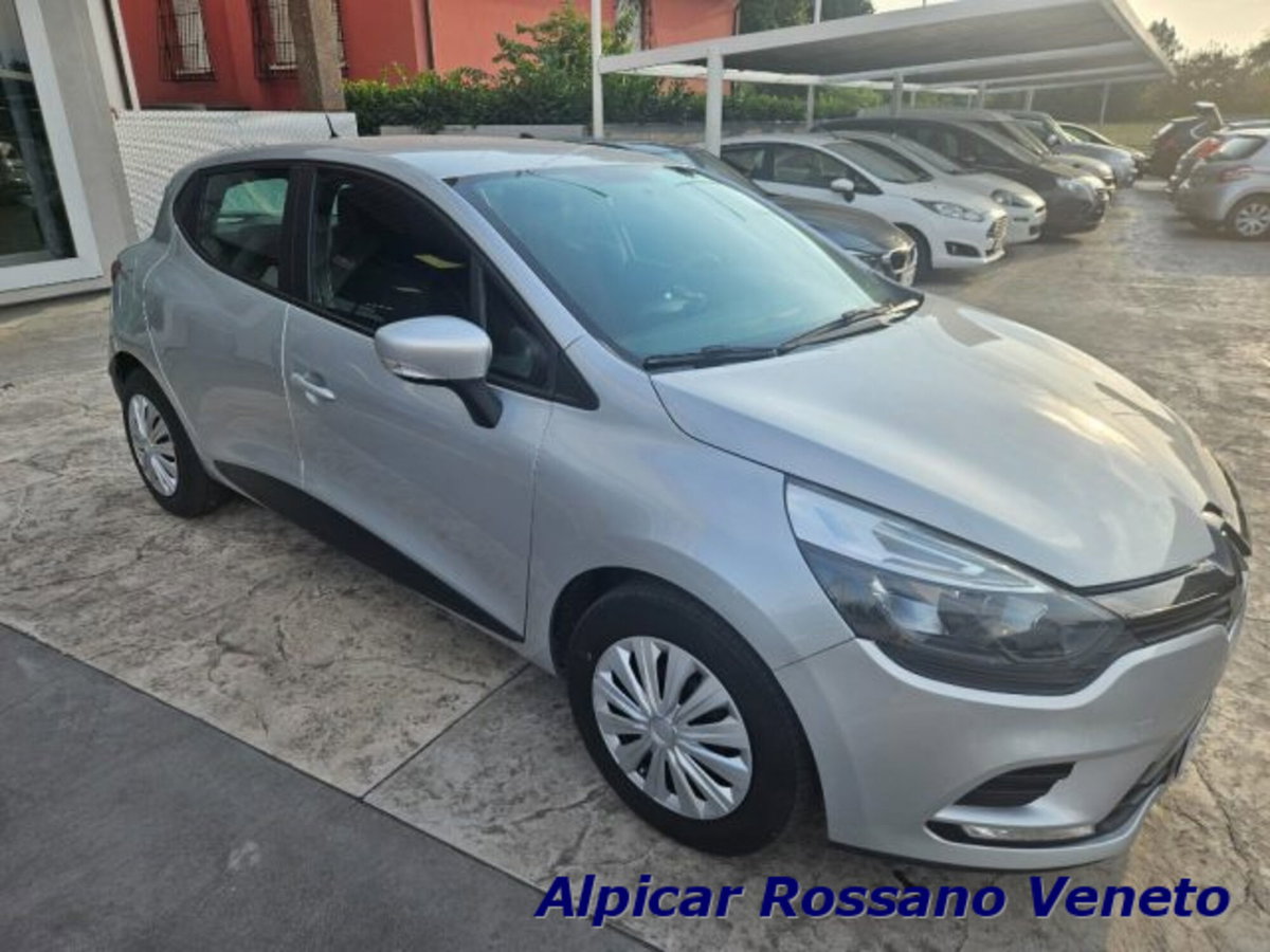 Renault Clio 1.2 75 CV 5 porte Duel (20)