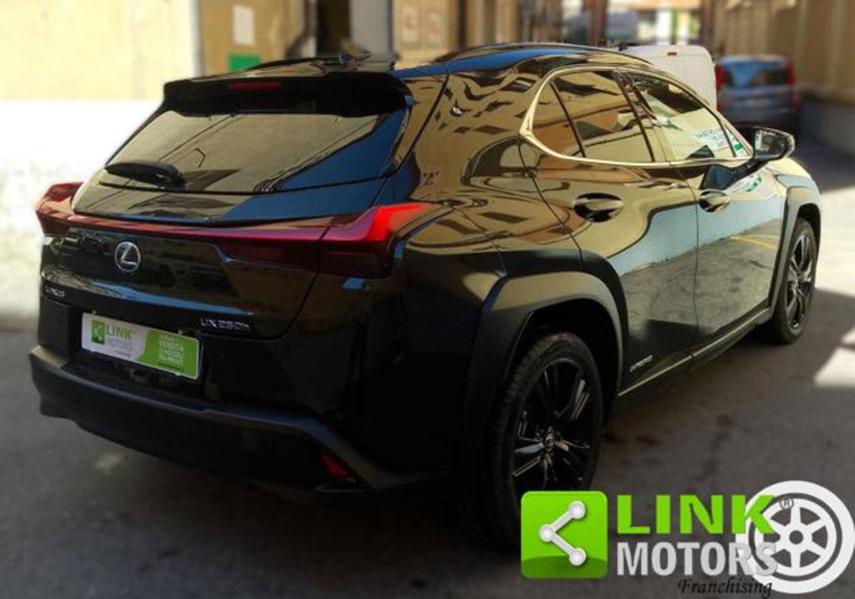 Lexus UX Hybrid Midnight (5)