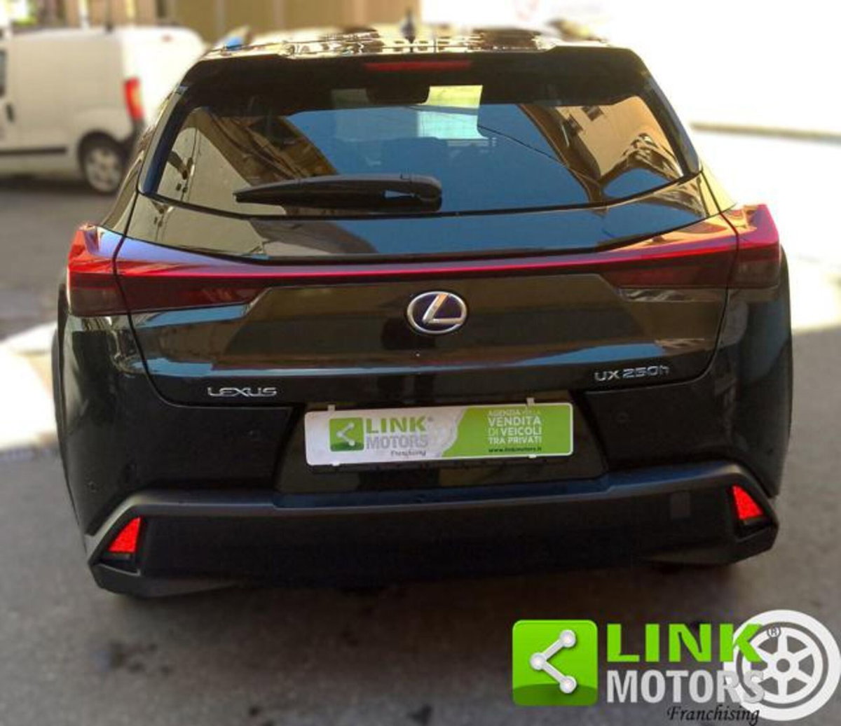 Lexus UX Hybrid Midnight (7)