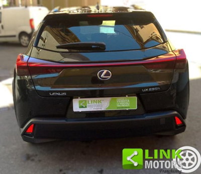 Lexus UX Hybrid Midnight (7)