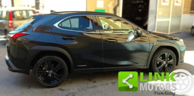 Lexus UX Hybrid Midnight (8)