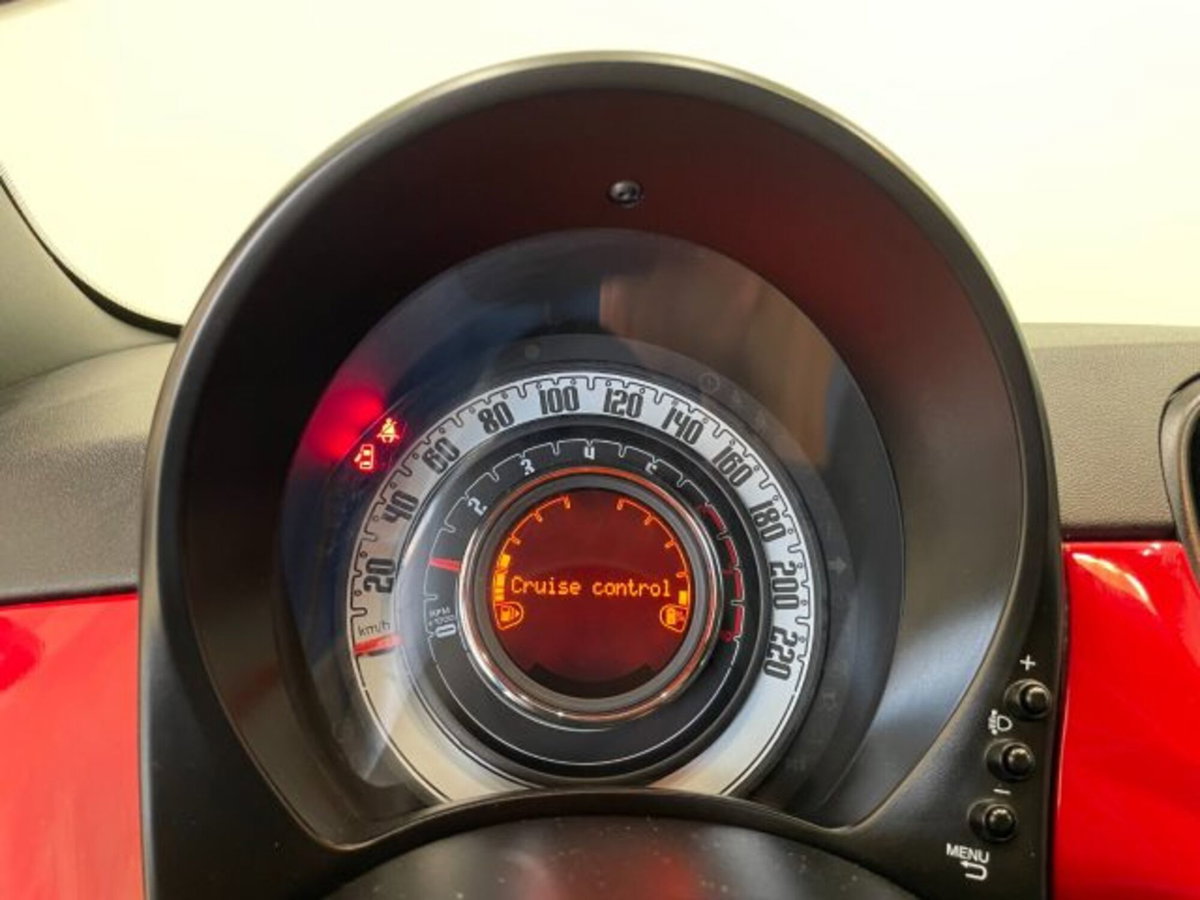 Fiat 500 1.0 Hybrid Red (12)