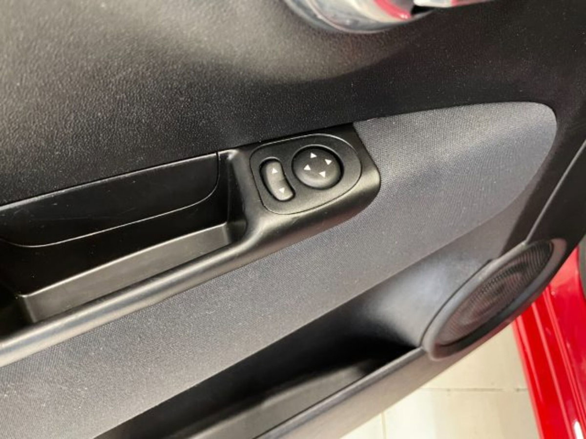 Fiat 500 1.0 Hybrid Red (16)