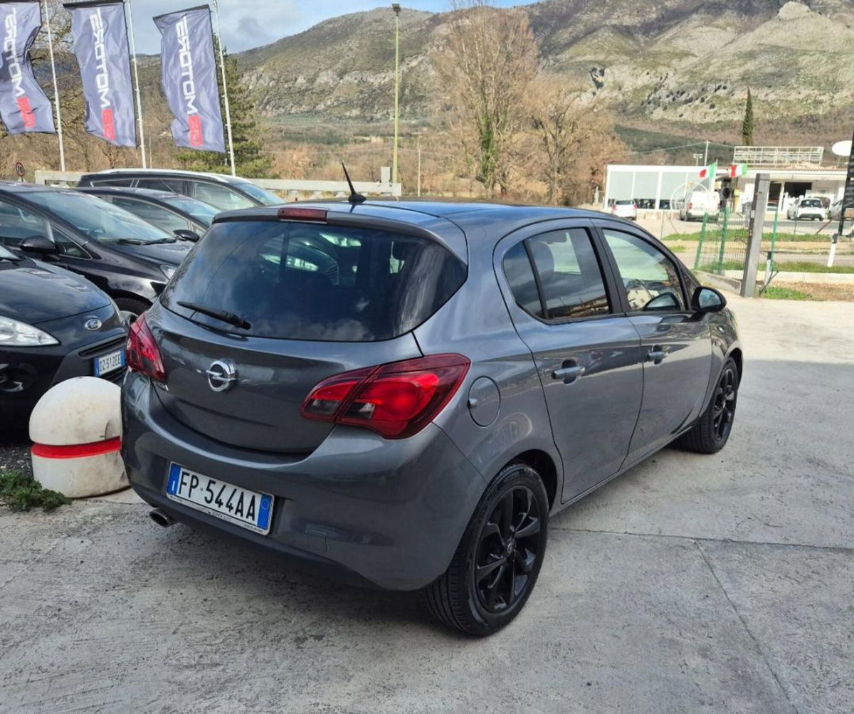 Opel Corsa 1.4 5 porte b-Color (4)