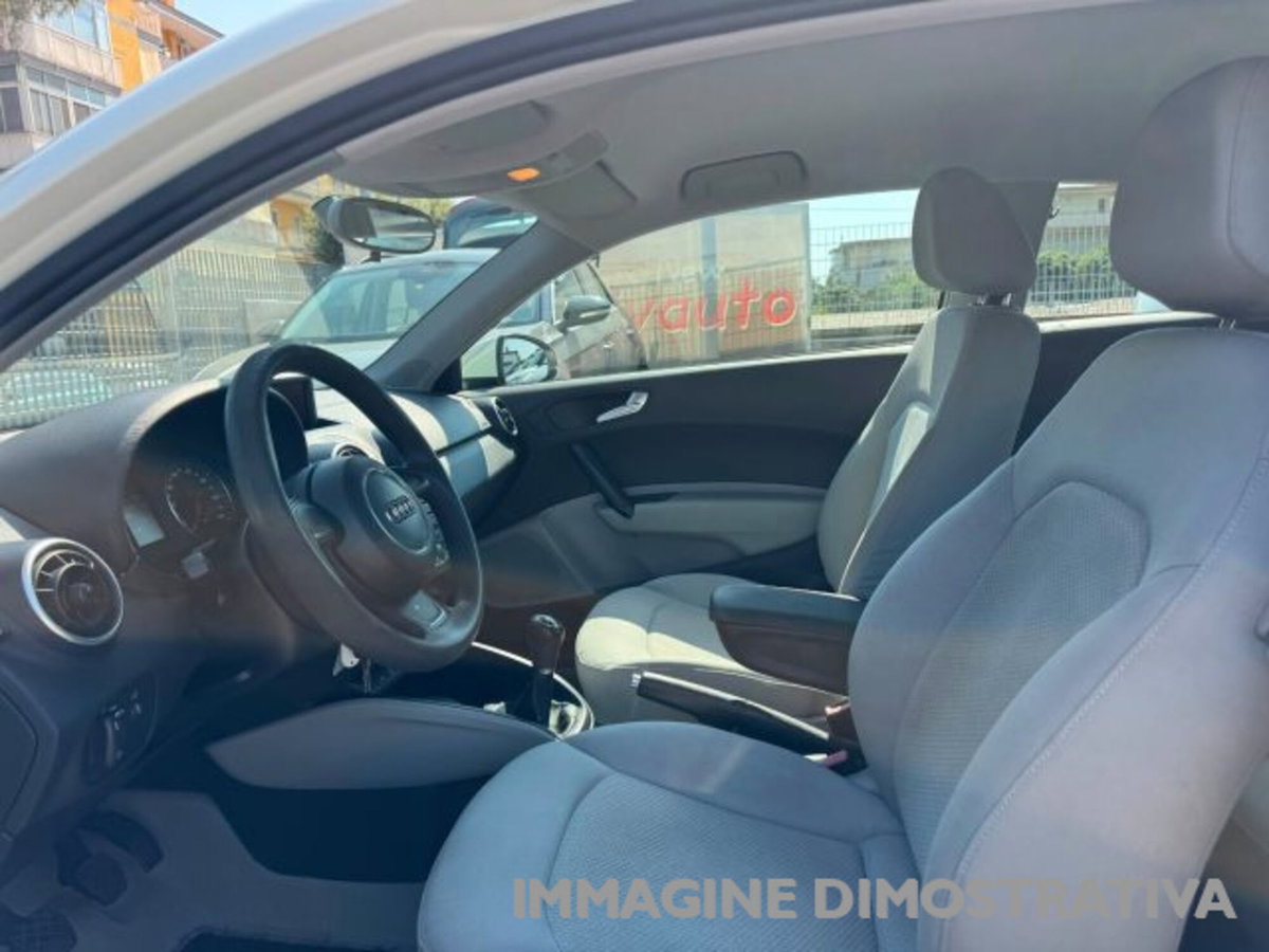 Audi A1 1.6 TDI 105 CV Ambition (17)