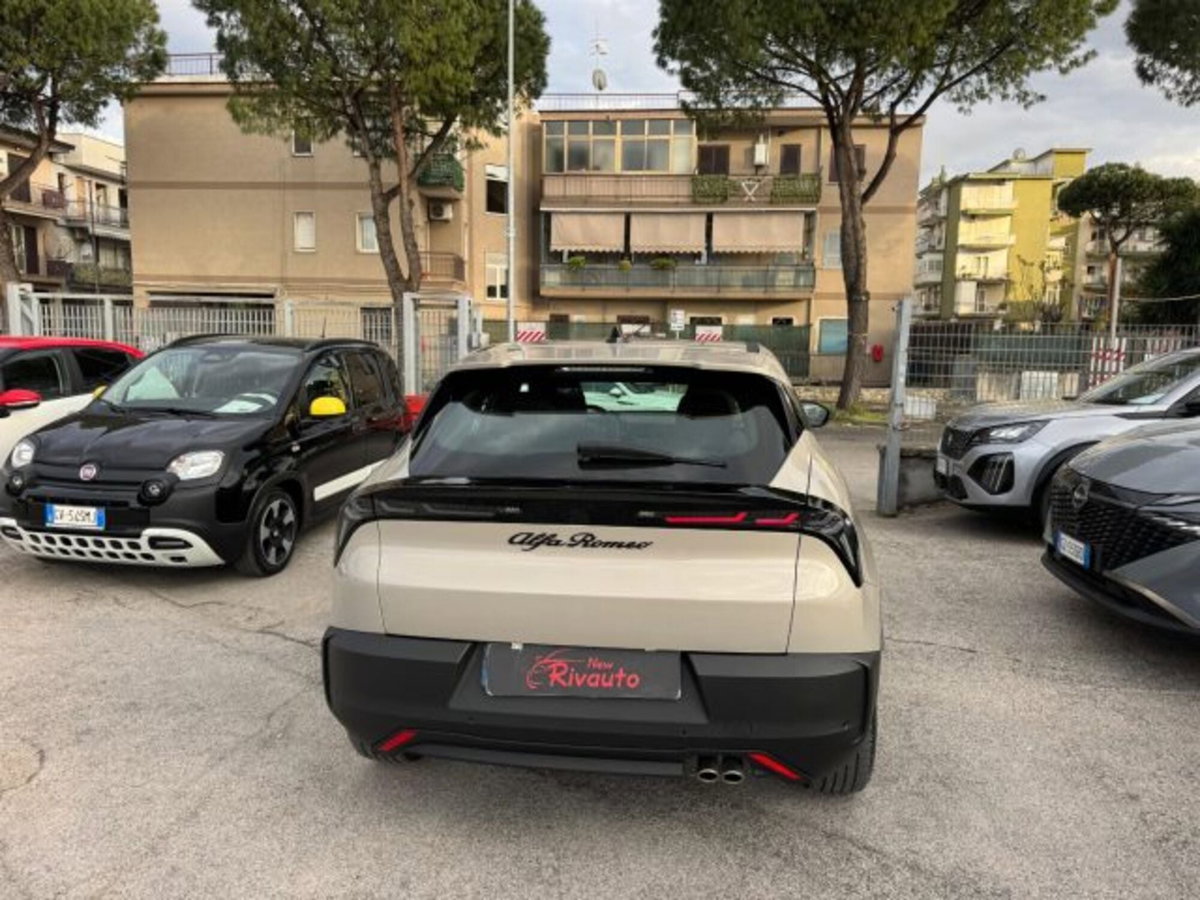 Alfa Romeo Junior 1.2 ibrida 145cv edct6 (8)