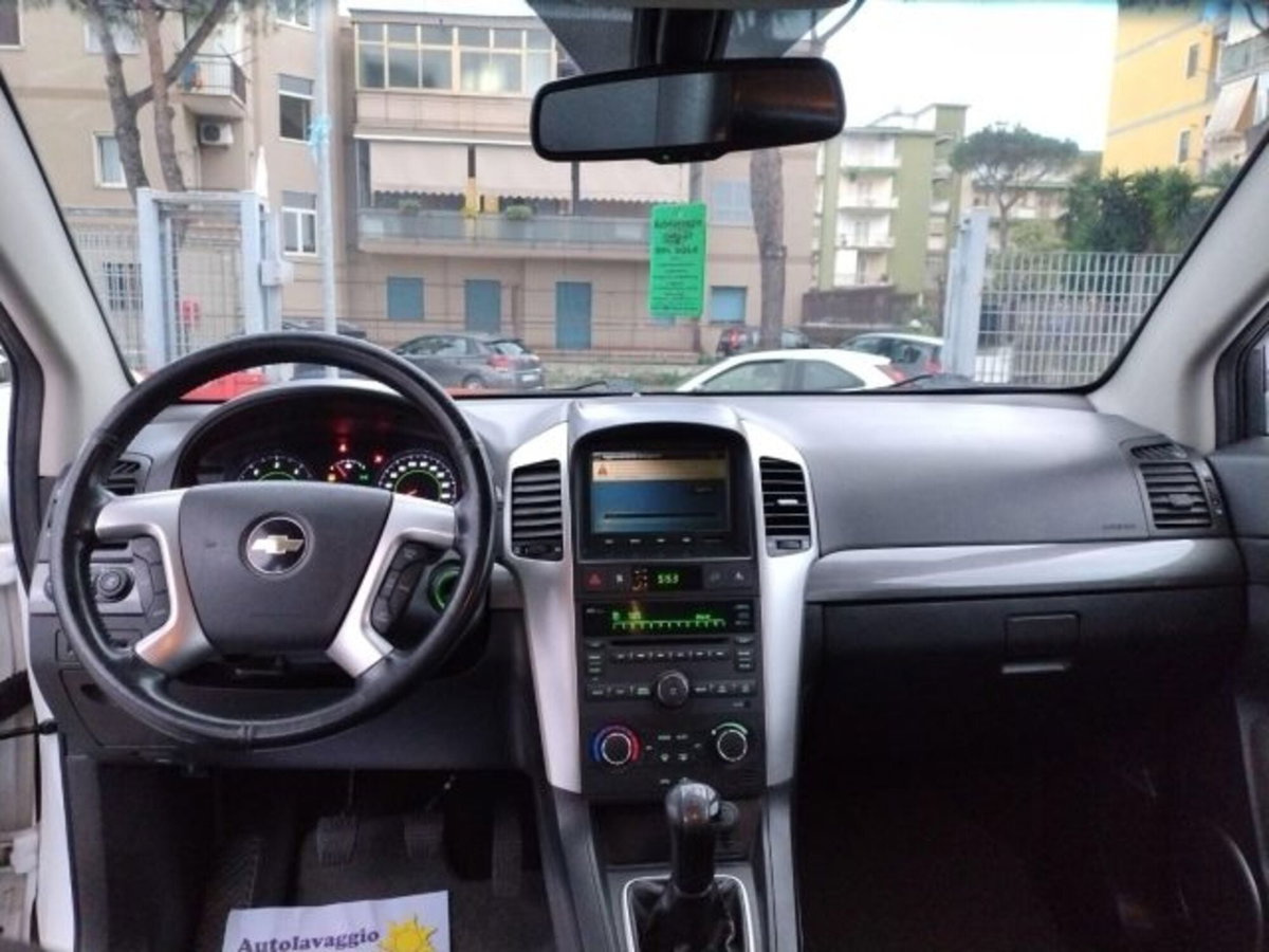 Chevrolet Captiva 2.0 VCDi LTZ (7)