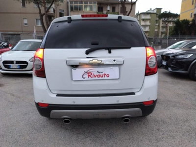 Chevrolet Captiva 2.0 VCDi LTZ (8)