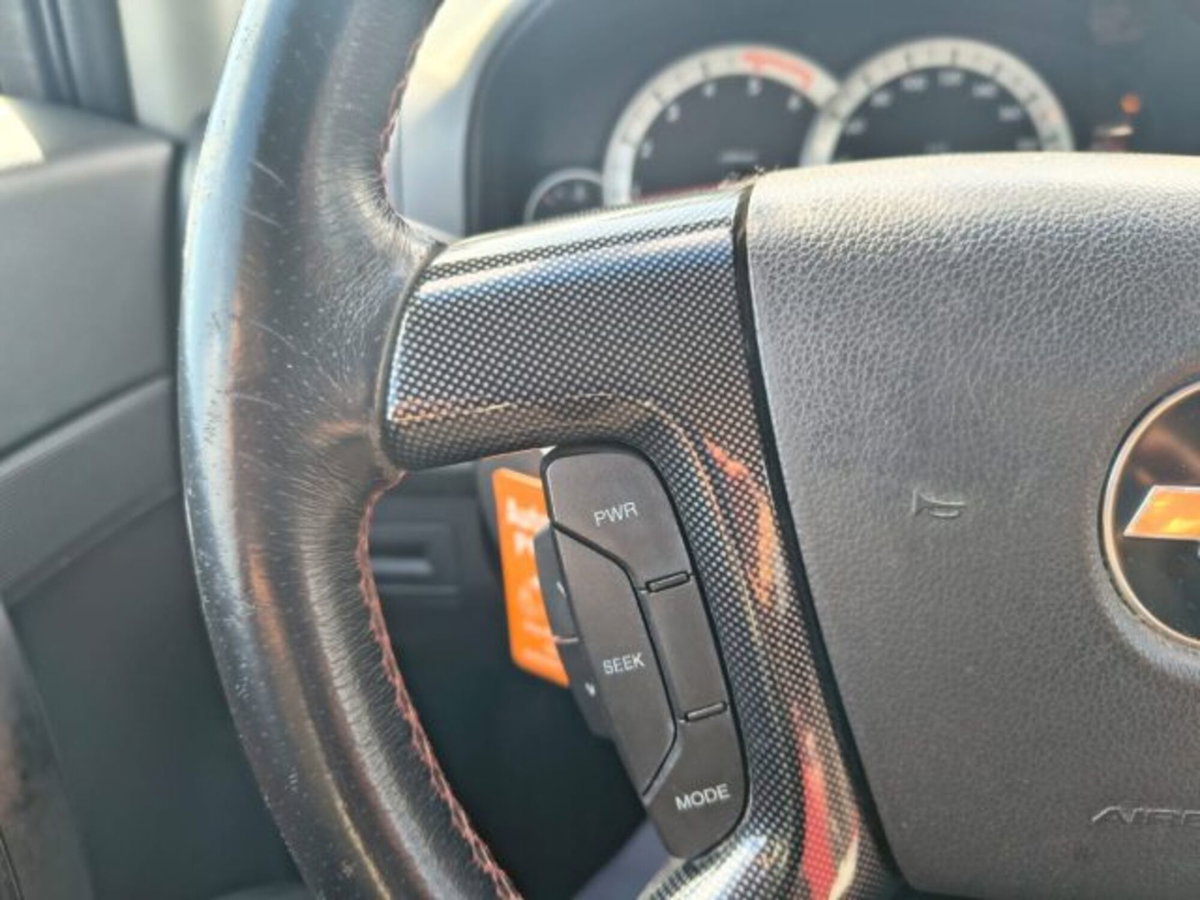 Chevrolet Captiva 2.0 VCDi LTX (14)
