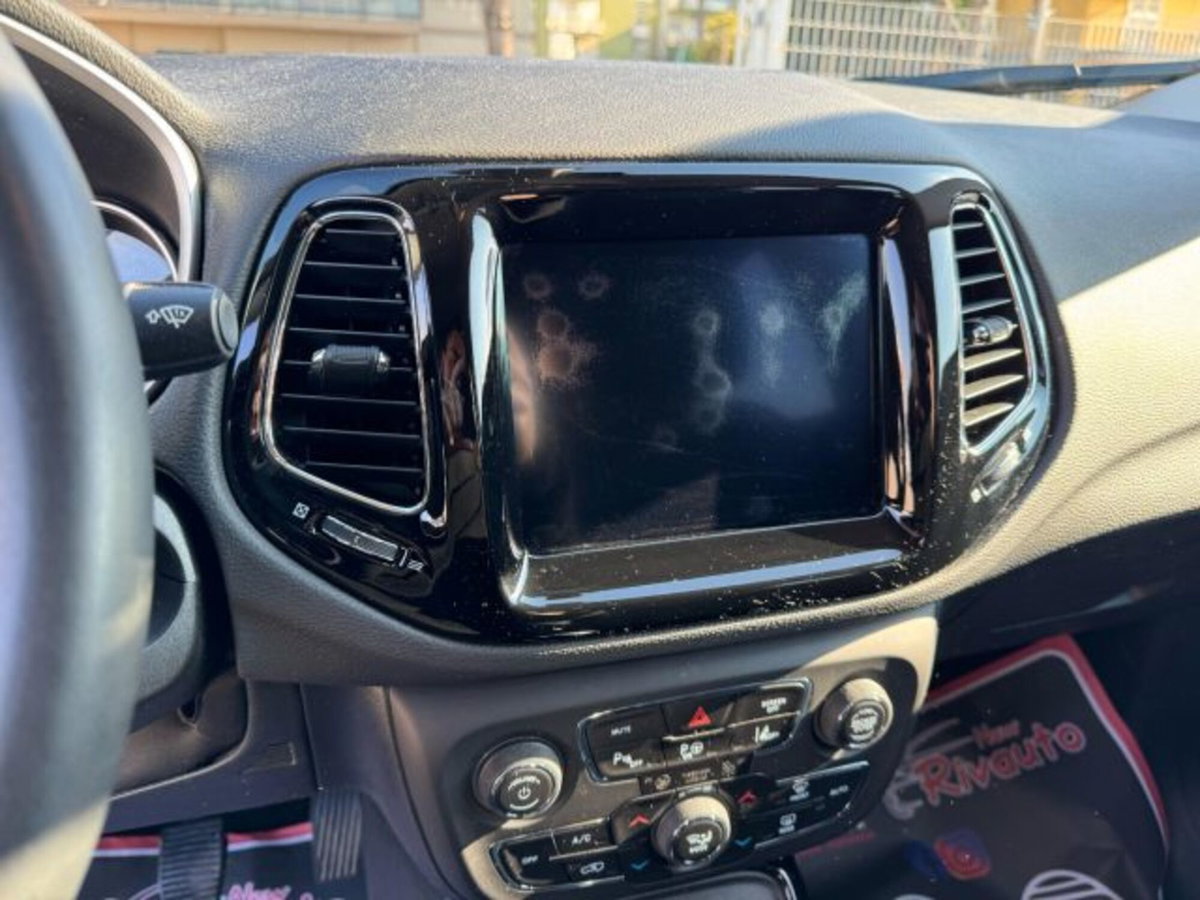 Jeep Compass 1.6 Multijet II 2WD Limited (15)