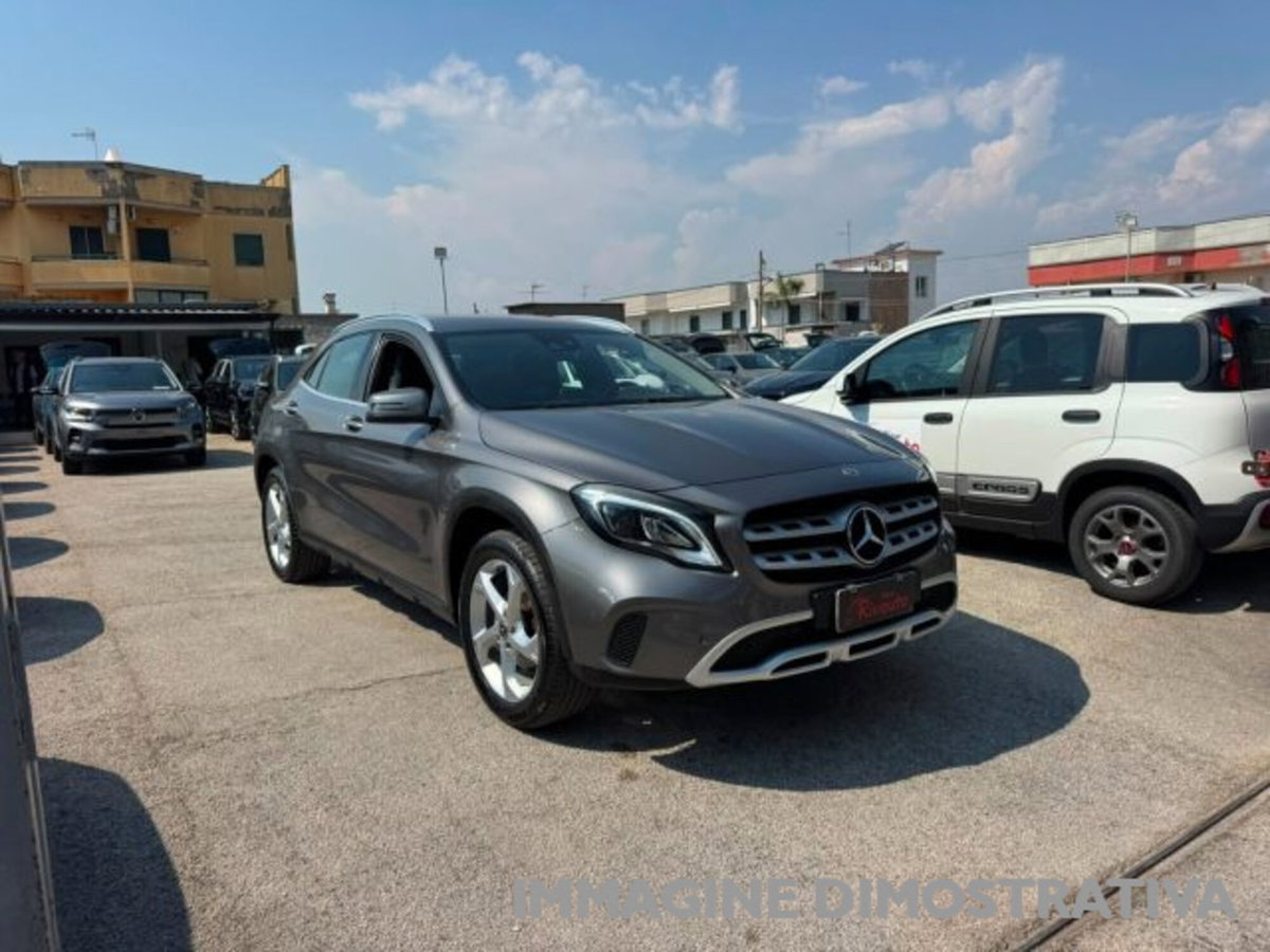 Mercedes-Benz GLA SUV 200 d Automatic Premium (2)