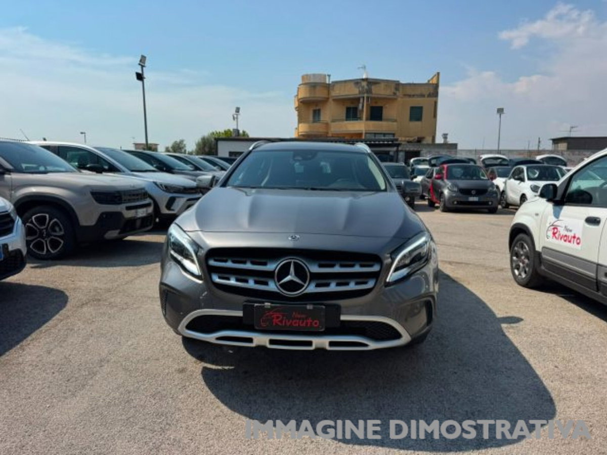 Mercedes-Benz GLA SUV 200 d Automatic Premium (3)