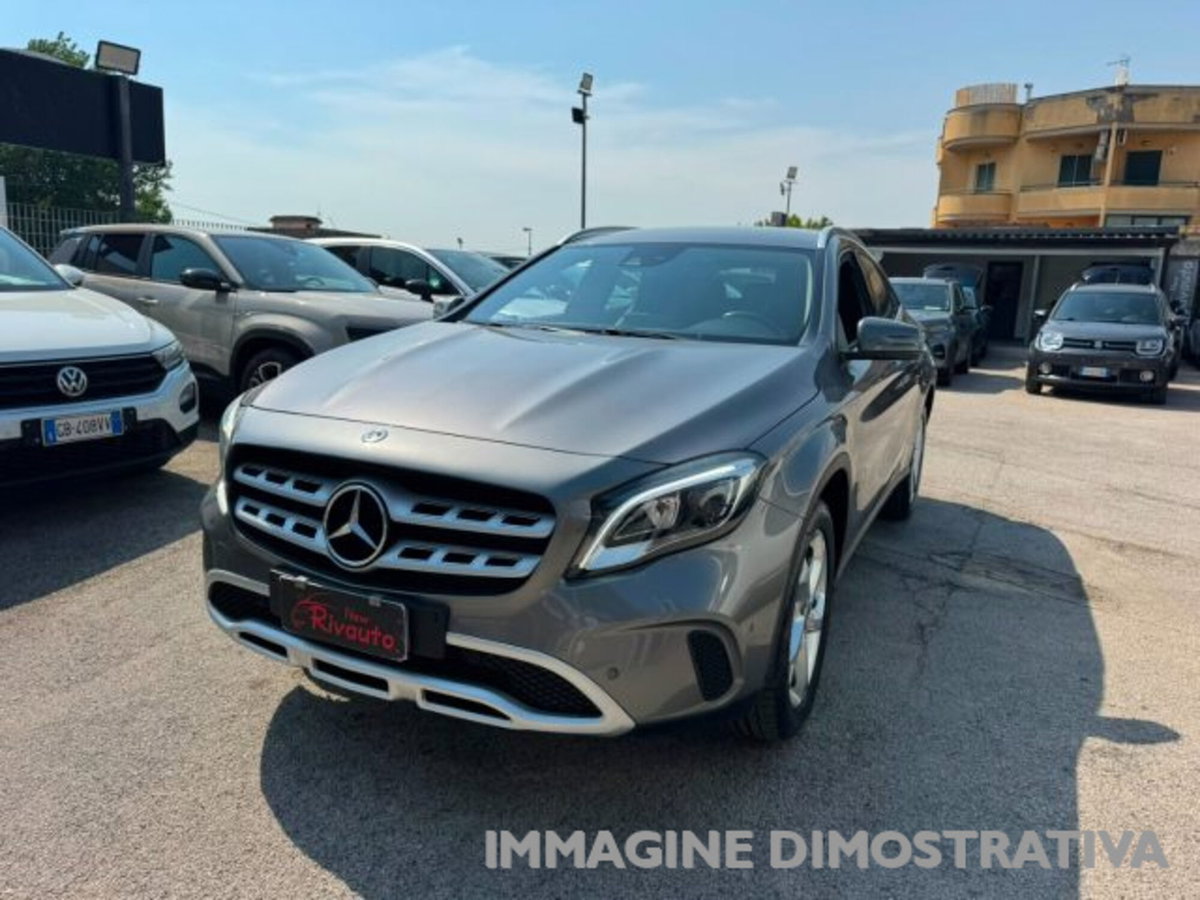 Mercedes-Benz GLA SUV 200 d Automatic Premium (5)
