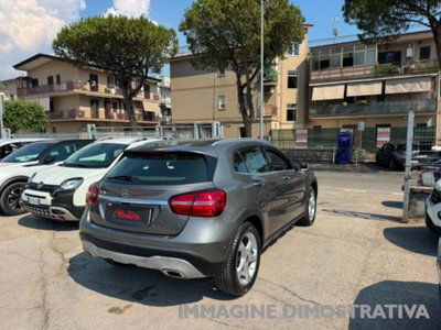Mercedes-Benz GLA SUV 200 d Automatic Premium (9)