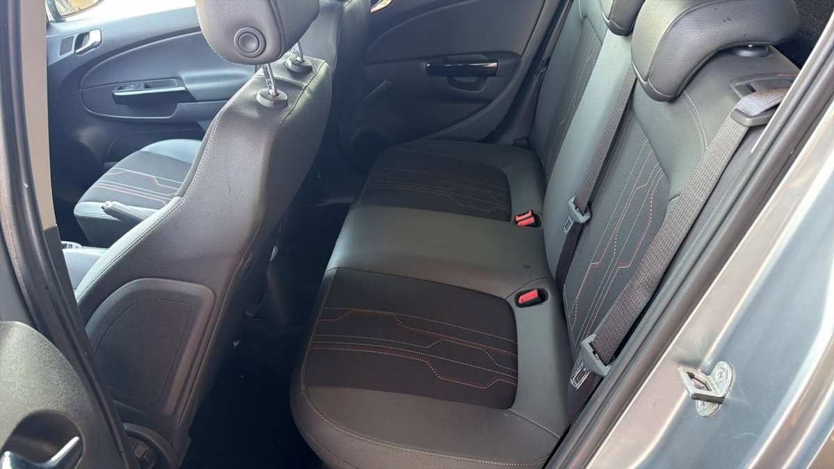 Opel Corsa 1.0 12V 5 porte Club (11)