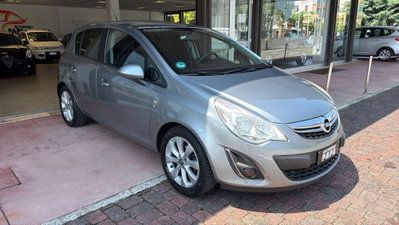 Opel Corsa 1.0 12V 5 porte Club (2)