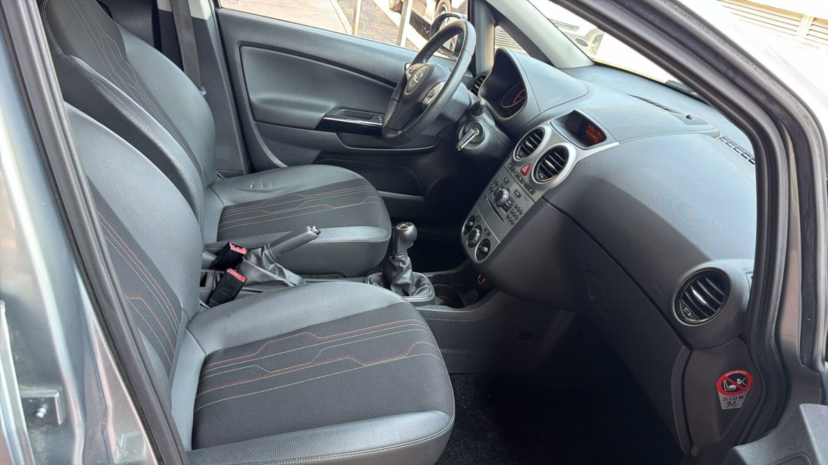 Opel Corsa 1.0 12V 5 porte Club (6)