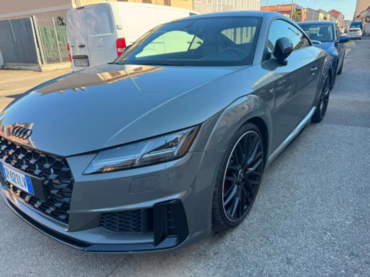 Audi TT Coupé 40 TFSI S tronic (2)