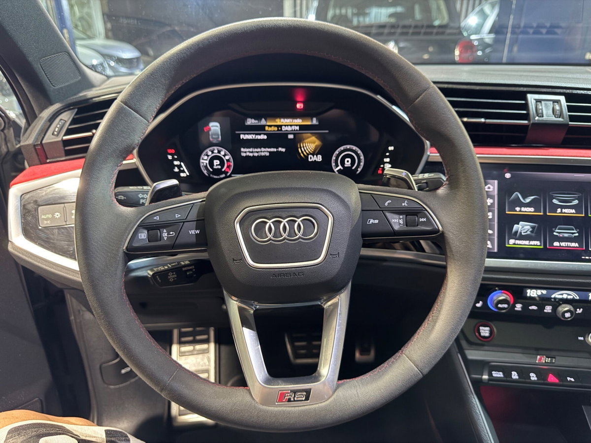 Audi RS Q3 Sportback 2.5 quattro s-tronic (18)