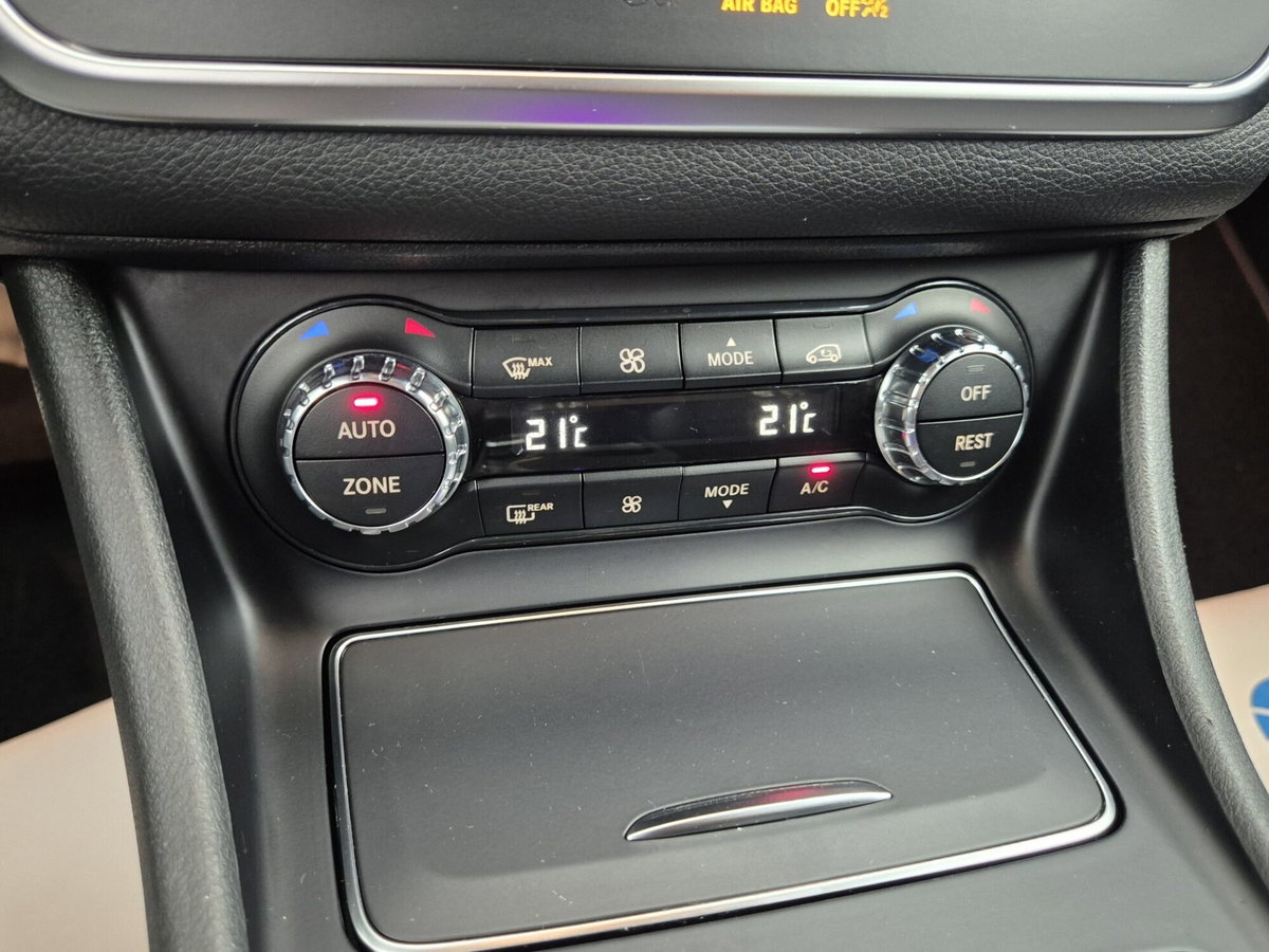Mercedes-Benz CLA Shooting Brake 220 d Automatic Executive (17)