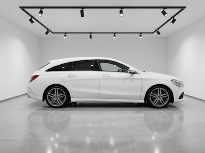 Mercedes-Benz CLA Shooting Brake 220 d Automatic Executive (4)