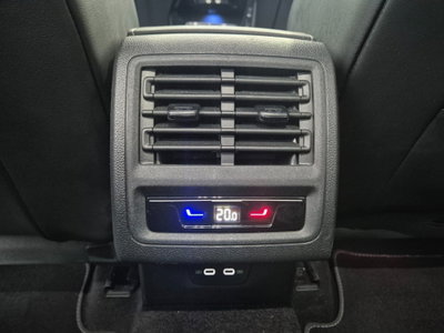Volkswagen Golf Variant 2.0 TDI 150 CV DSG SCR 4Motion R-Line (15)