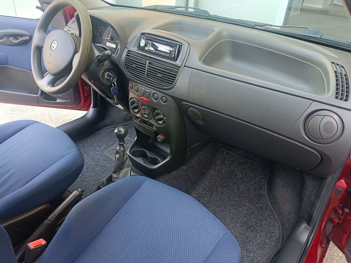 Fiat Punto 1.2 5 porte Active Natural Power (10)