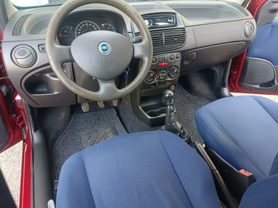 Fiat Punto 1.2 5 porte Active Natural Power (14)