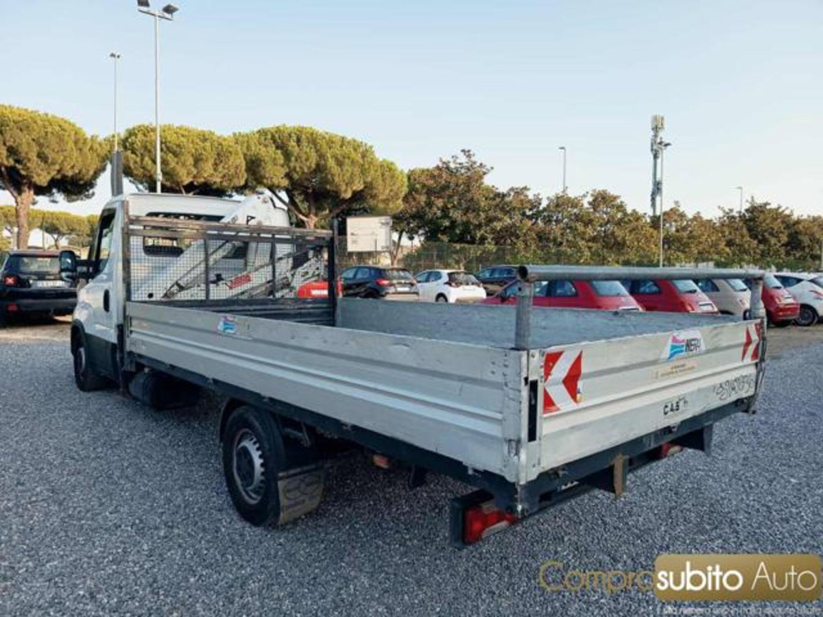 Iveco Daily Furgone 33S16HV 2.3 HPT PC-TN Furgone (11)