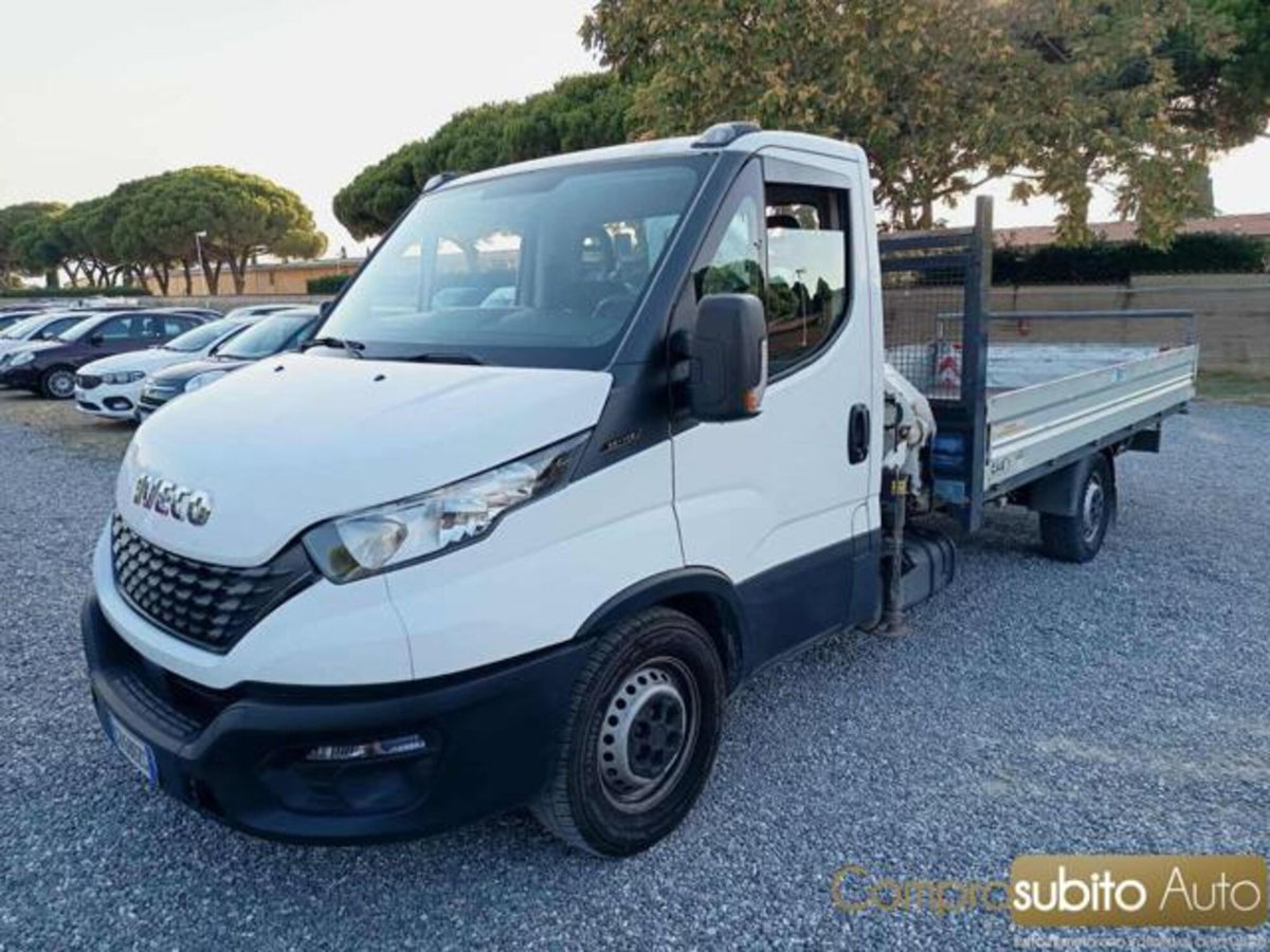 Iveco Daily Furgone 33S16HV 2.3 HPT PC-TN Furgone (2)