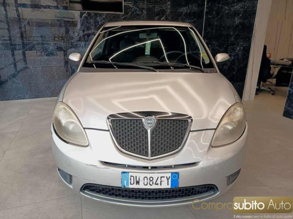 Lancia Ypsilon 1.2 Platino