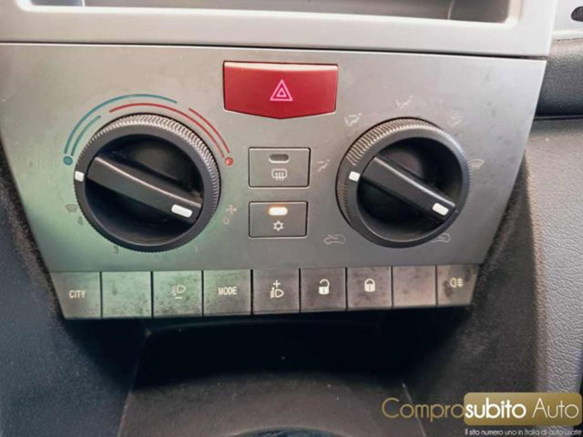 Lancia Ypsilon 1.2 Platino (12)