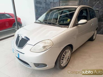 Lancia Ypsilon 1.2 Platino (2)