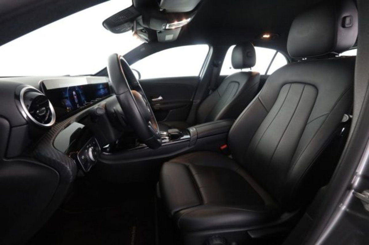 Mercedes-Benz Classe A 180 d Automatic Business (2)