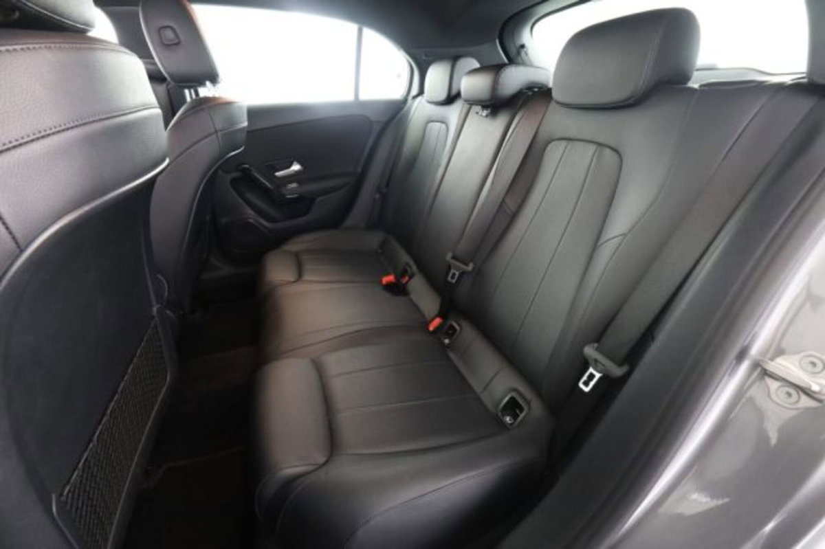 Mercedes-Benz Classe A 180 d Automatic Business (3)