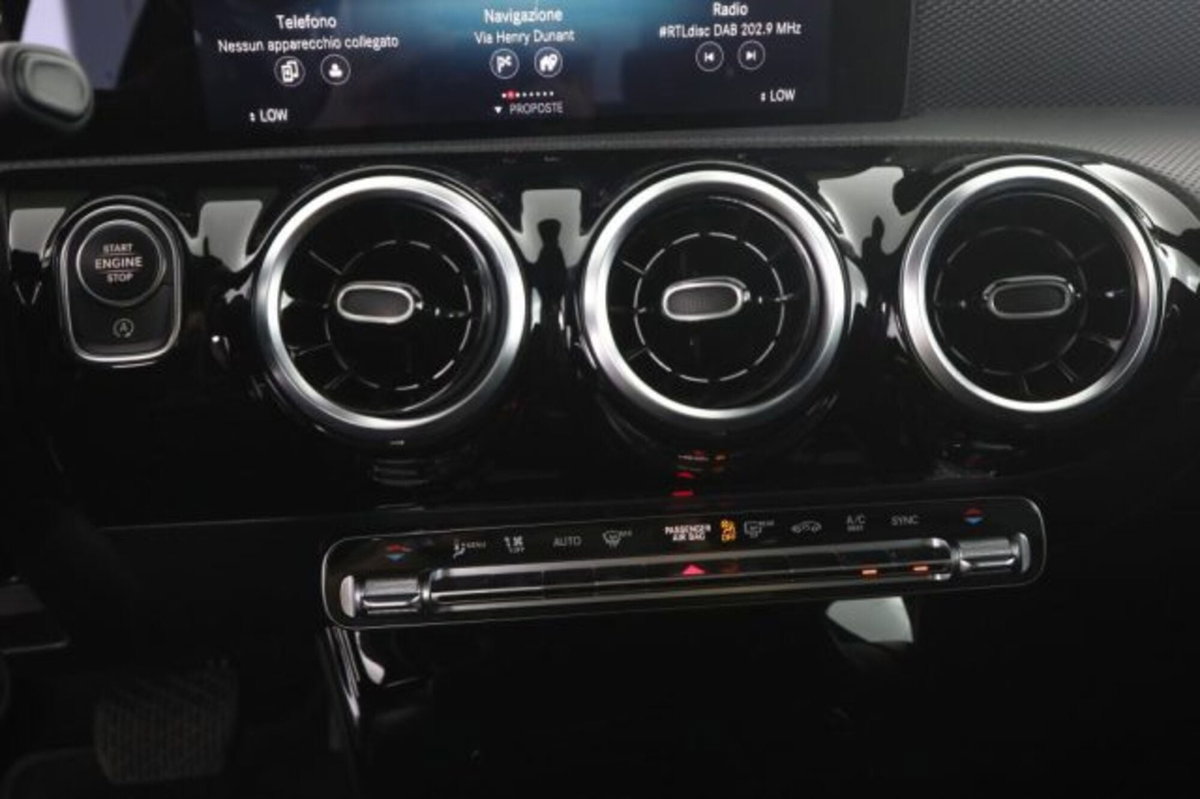 Mercedes-Benz Classe A 180 d Automatic Sport (13)
